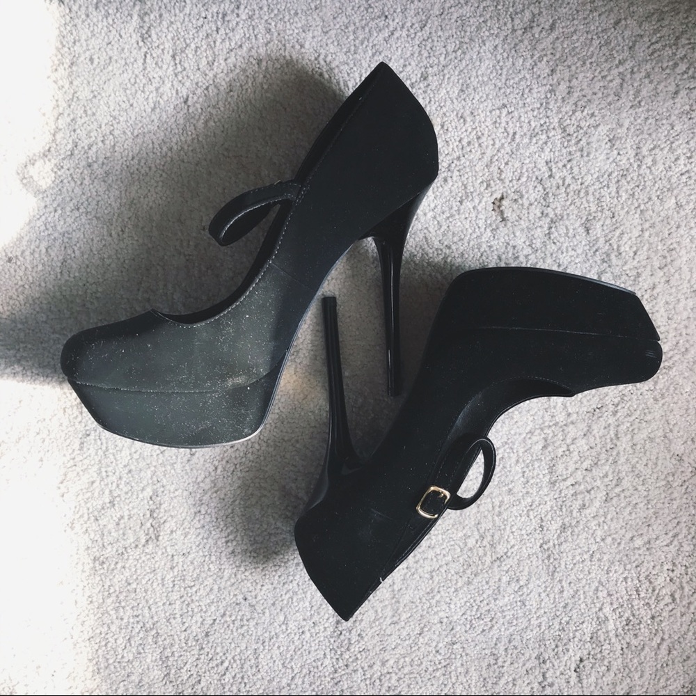 NWOT Black Mary Jane Stilettos